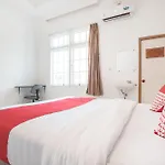 Oyo 332 Residence G17