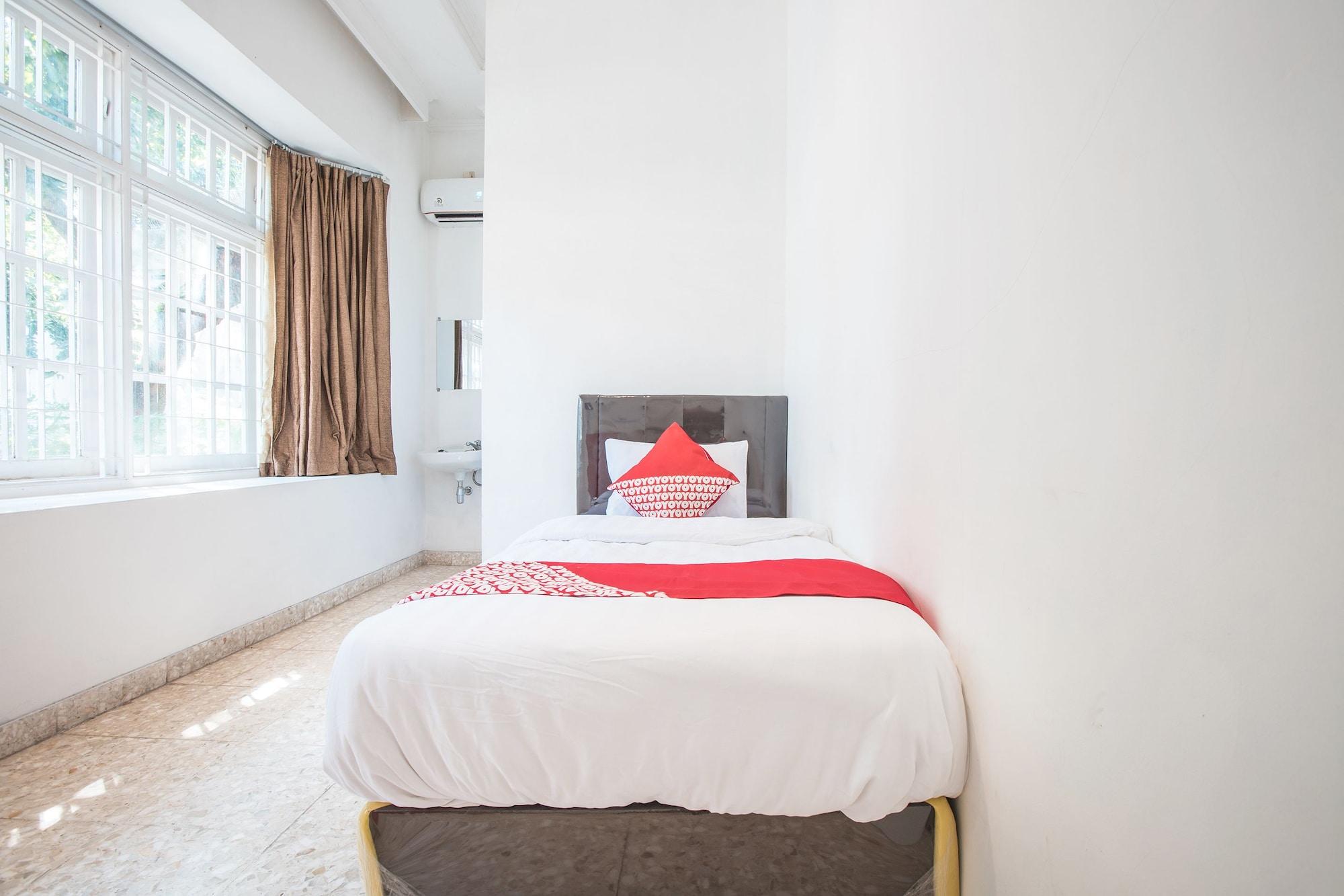 Hotel Oyo 332 G17 2*